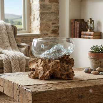 Exklusive Deko-Schale aus Glas auf Naturholz – Einzigartig wie die Natur selbst