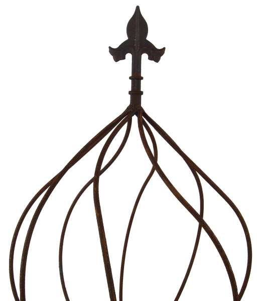 Rankhilfe in kunstvoller Zwiebelform